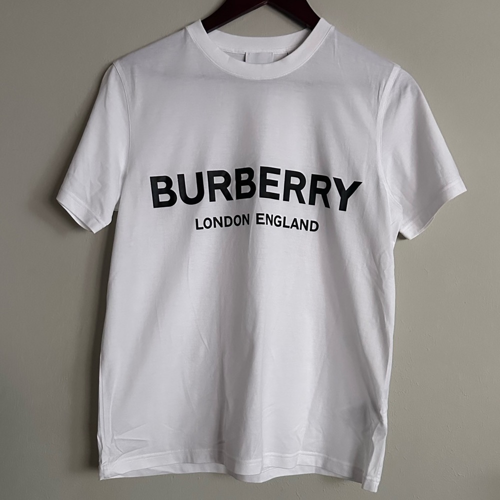 Burberry | Logo London England White Crewneck Tee | M